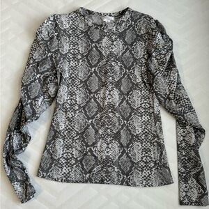 Beautiful print long sleeve blouse